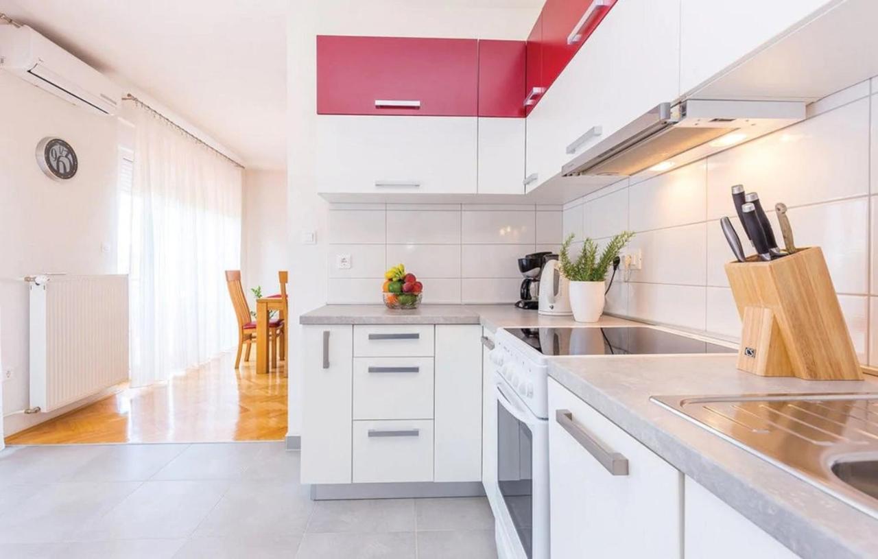 Big White Apartment Нови-Винодолски Экстерьер фото